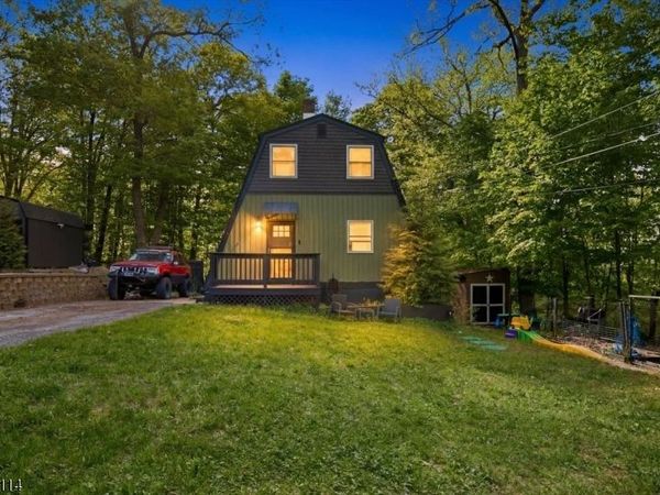 7 Glen Dr, Vernon, NJ 07461