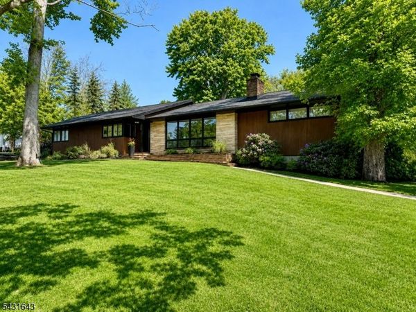 5 Oak Lane, Montville, NJ 07058