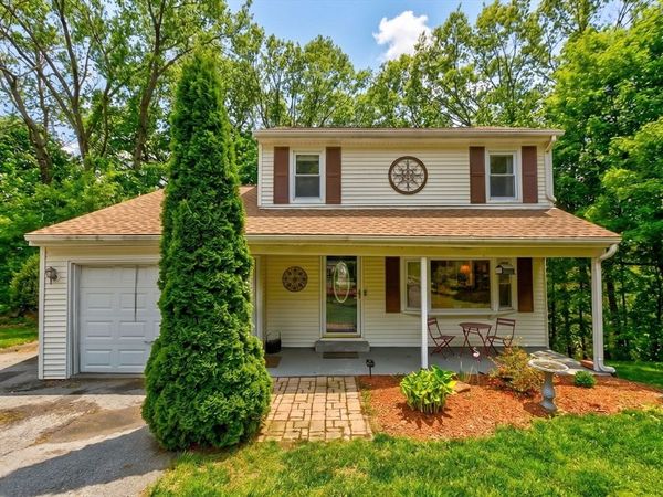 48 Westview Rd, Worcester, MA 01602