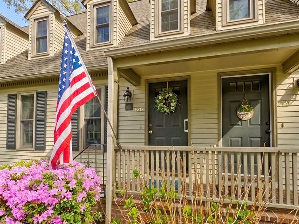 120 Wellman Ave, Unit 120, Chelmsford, MA 01863