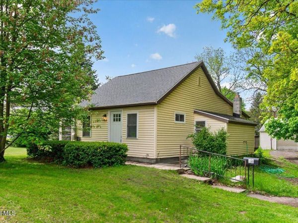14 Mountain View Avenue, Colonie, NY 12205