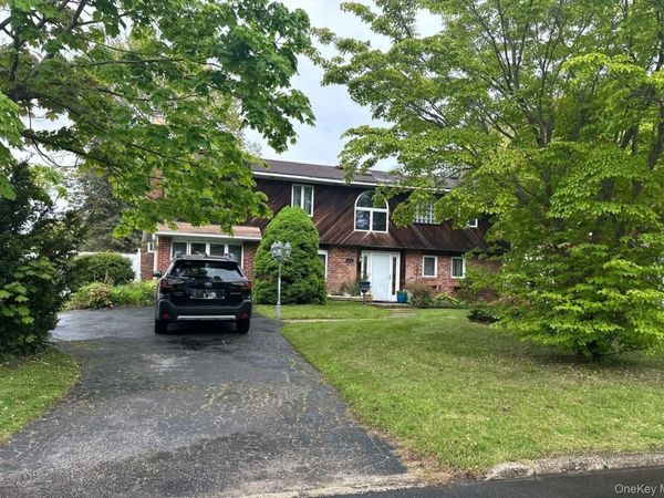 223 Sherry Street , East Islip, NY 11730