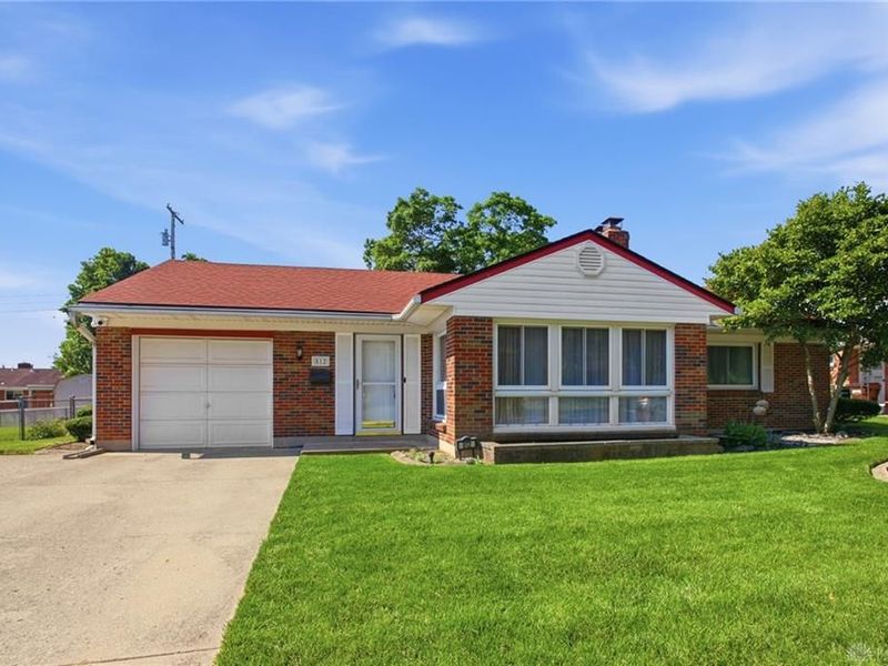 812 Hollendale Drive, Kettering, OH 45429 Photo 1