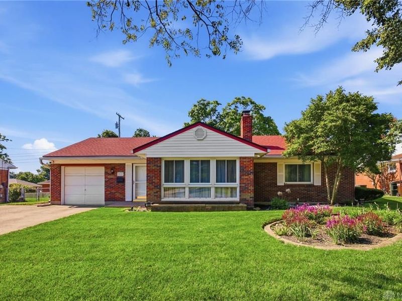 812 Hollendale Drive, Kettering, OH 45429 Photo 2