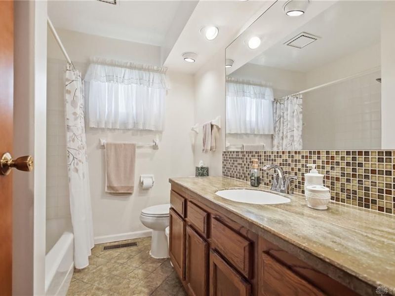 812 Hollendale Drive, Kettering, OH 45429 Photo 20