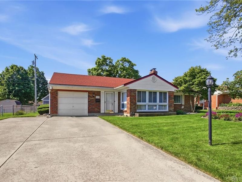812 Hollendale Drive, Kettering, OH 45429 Photo 3