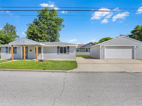 1323 Lewis Avenue , Wood River, IL 62095