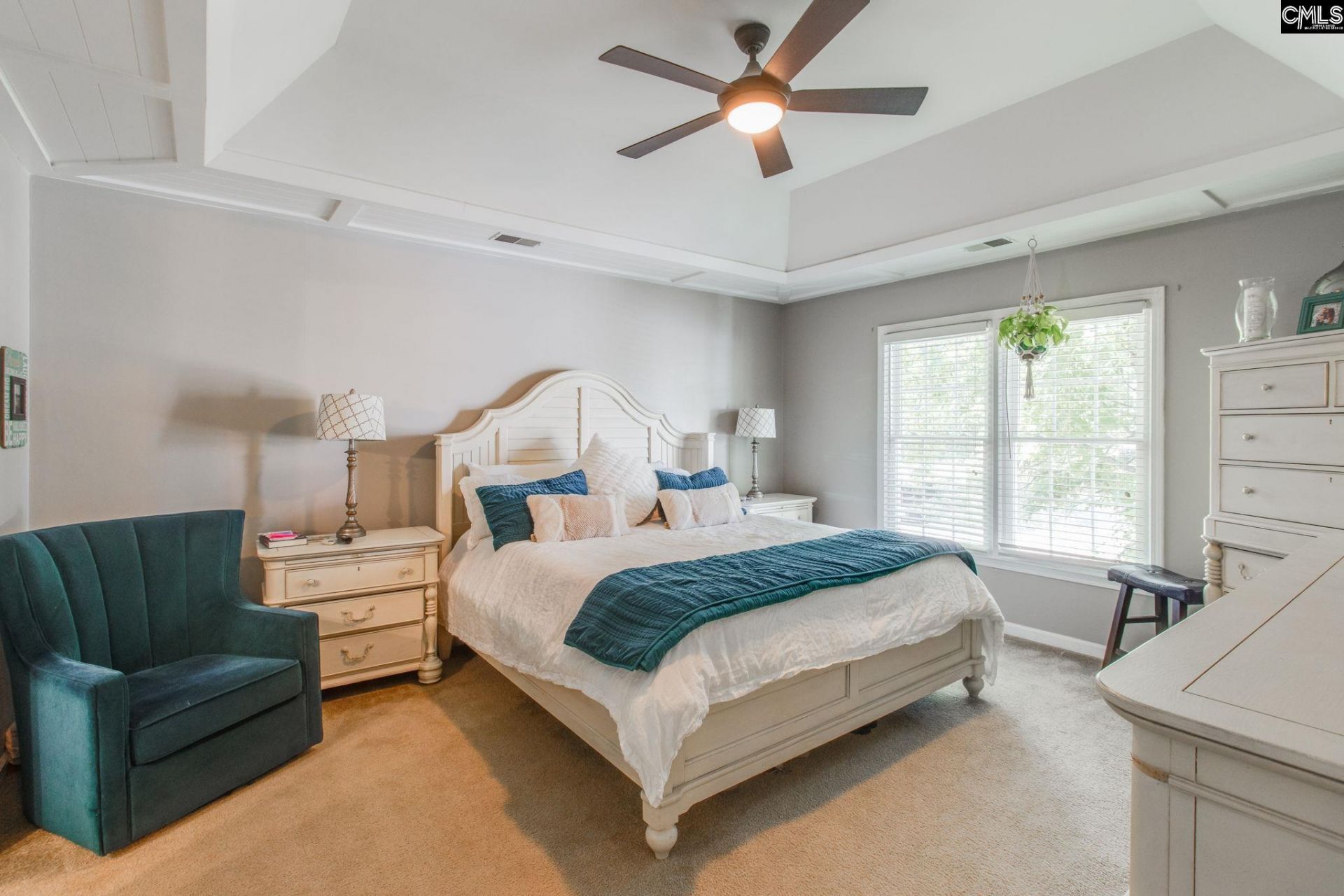 101 E Passage  Photo 17