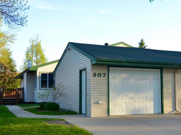 307 12th Avenue E, West Fargo, ND 58078