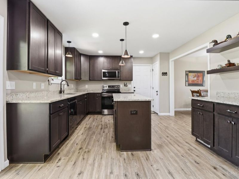736 Wards Corner, Loveland, OH 45140 Photo 11