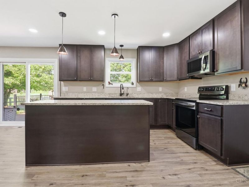 736 Wards Corner, Loveland, OH 45140 Photo 12