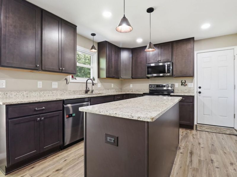 736 Wards Corner, Loveland, OH 45140 Photo 14
