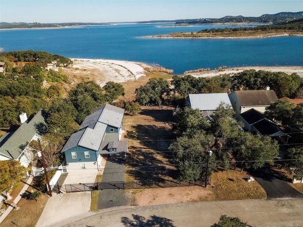 864 Lakebreeze DR , Canyon Lake, TX 78133