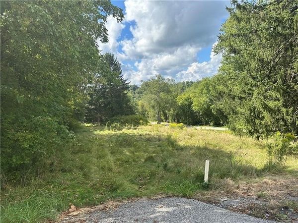627 Pala Avenue , Fairbank, PA 15435