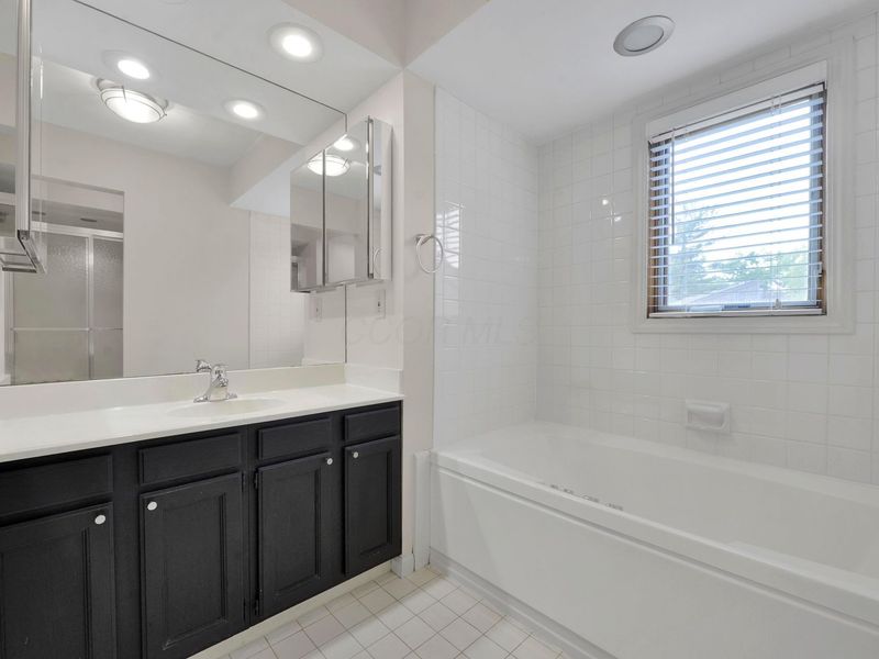1627 Coppertree Road, Columbus, OH 43232 Photo 34