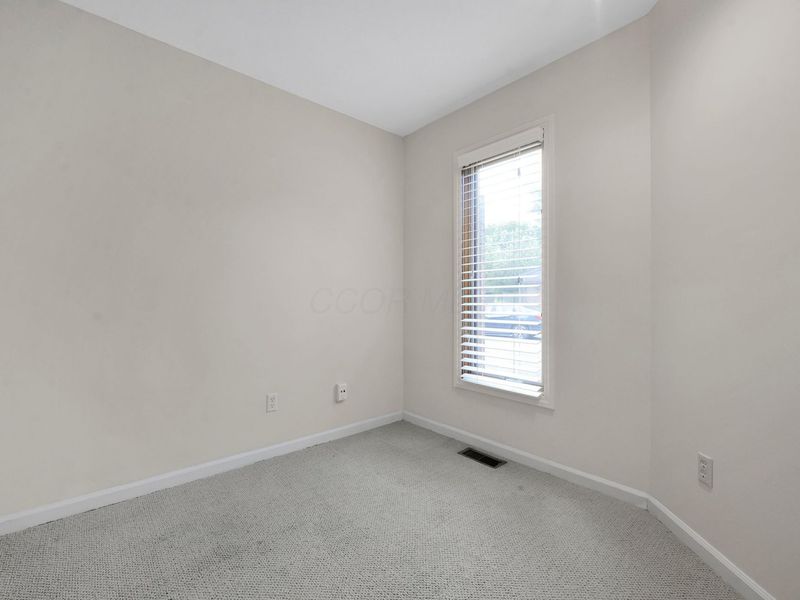 1627 Coppertree Road, Columbus, OH 43232 Photo 7