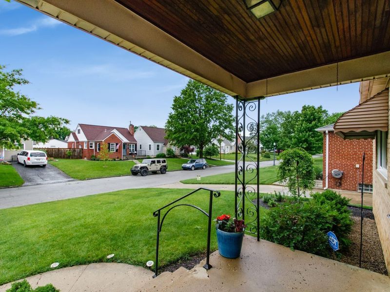 136 S Sylvan Avenue, Columbus, OH 43204 Photo 2