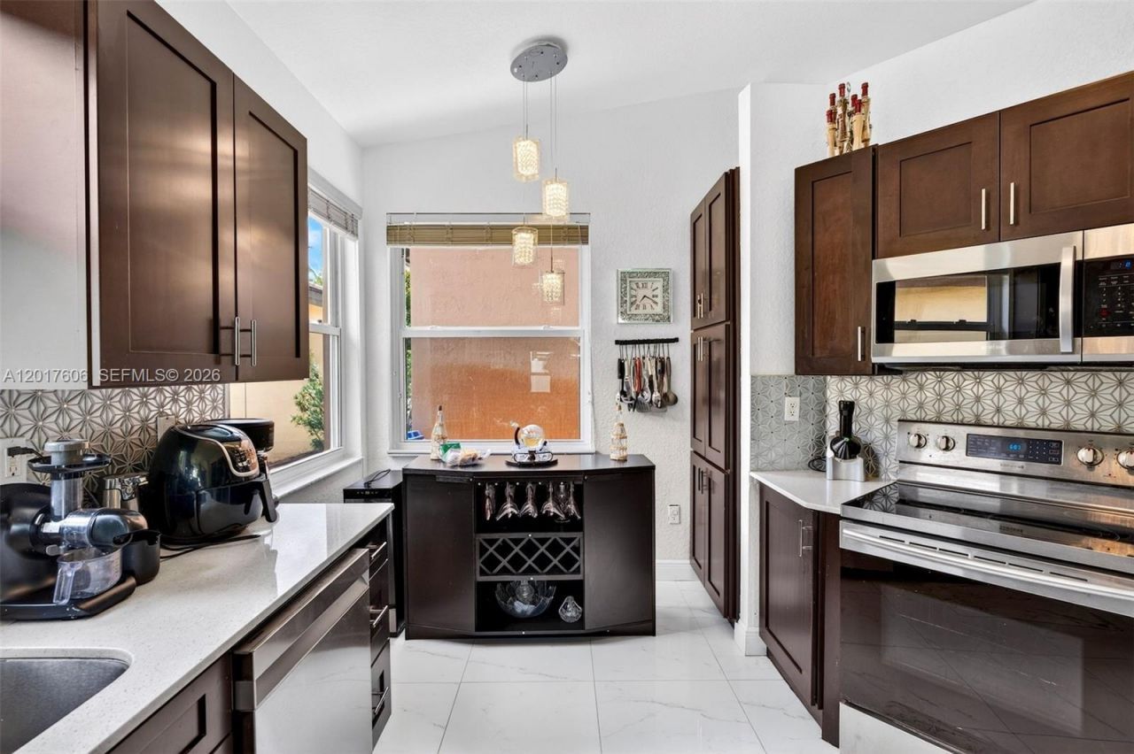 13337 SW 52nd St, Miramar, FL 33027 Photo