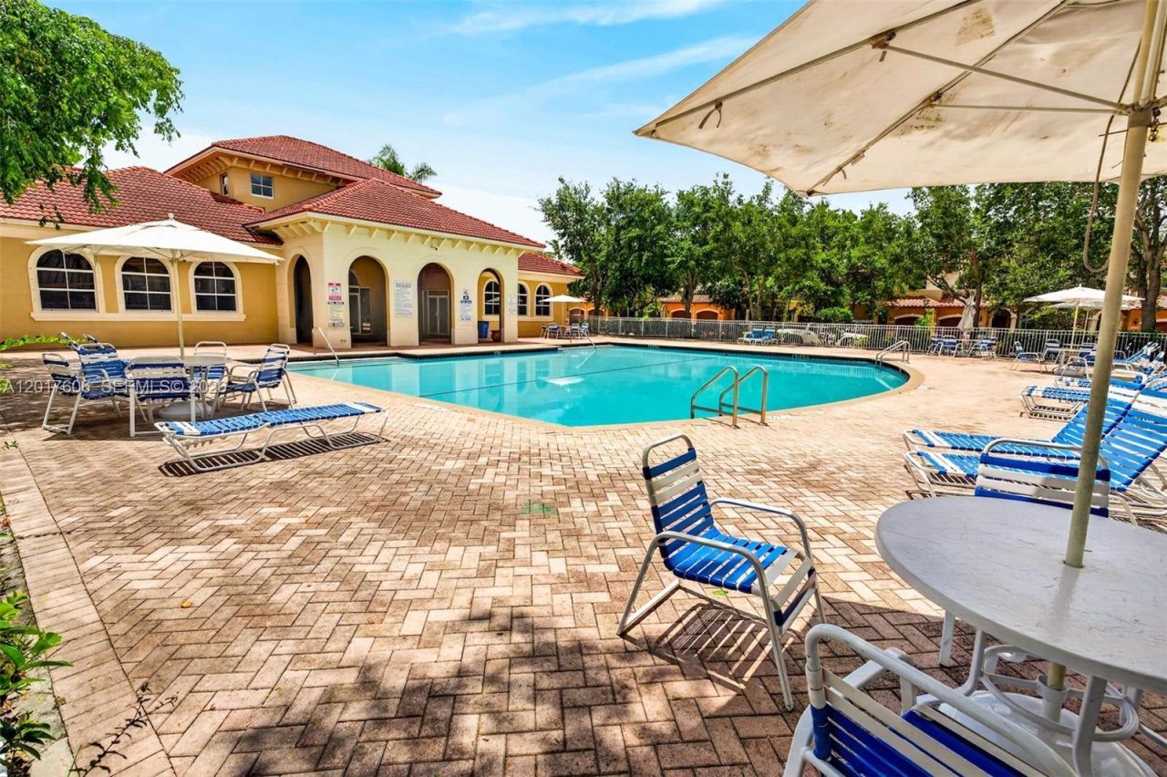 13337 SW 52nd St, Miramar, FL 33027 Photo