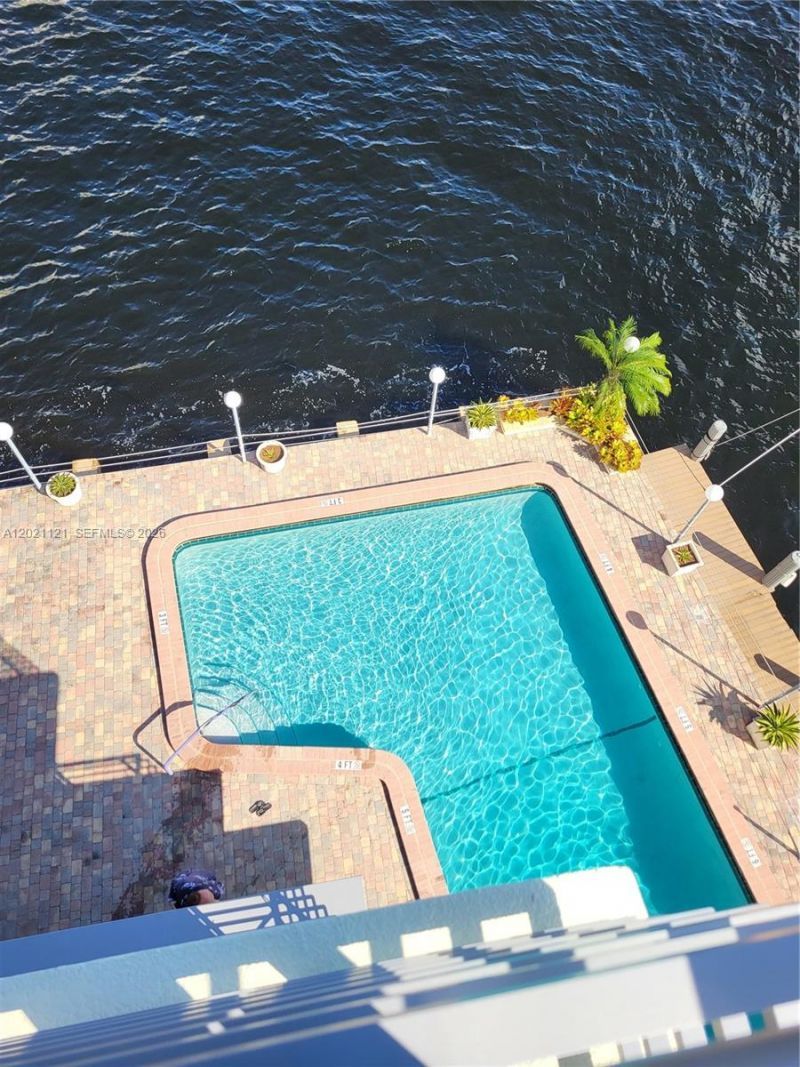 2900 NE 30th St , Unit H6, Fort Lauderdale, FL 33306 Photo