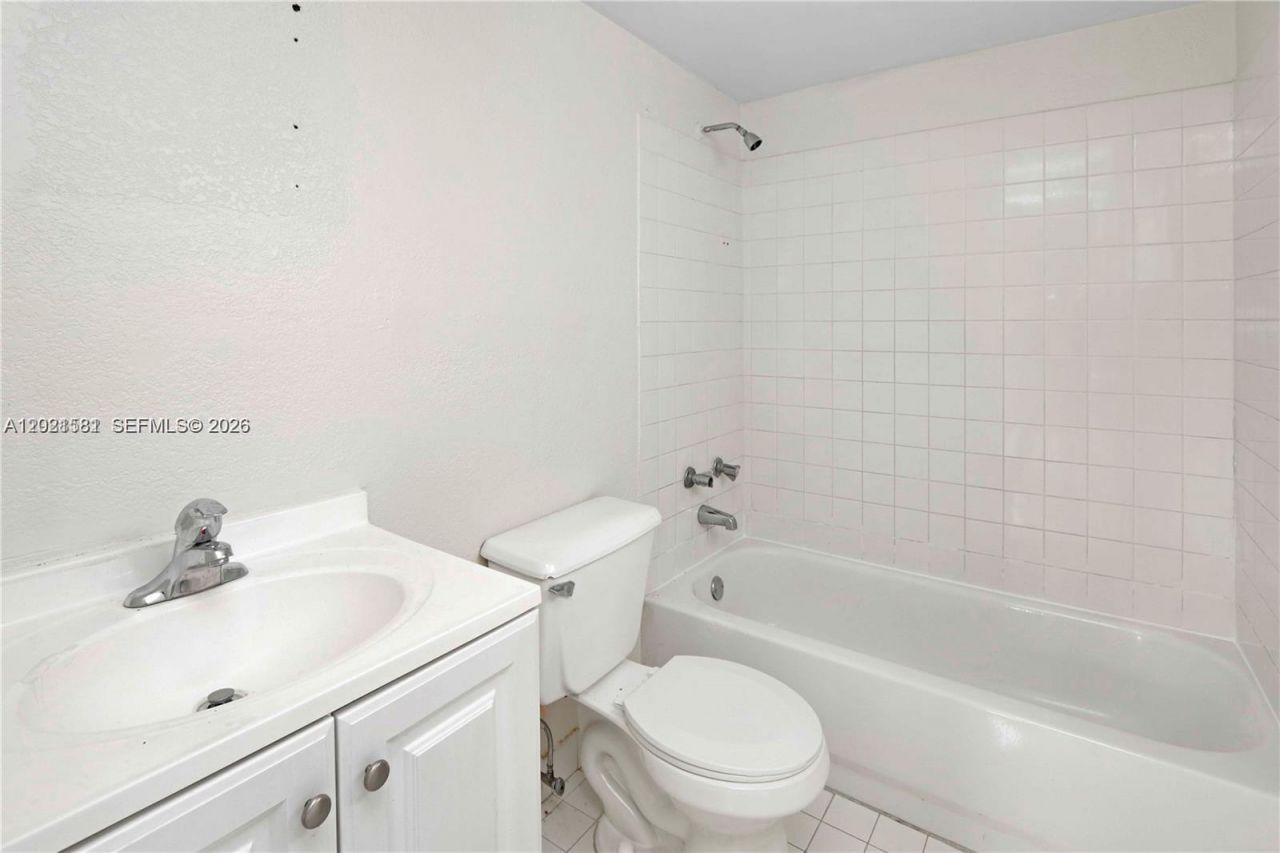 505 NW 177th St , Unit 126, Miami Gardens, FL 33169 Photo