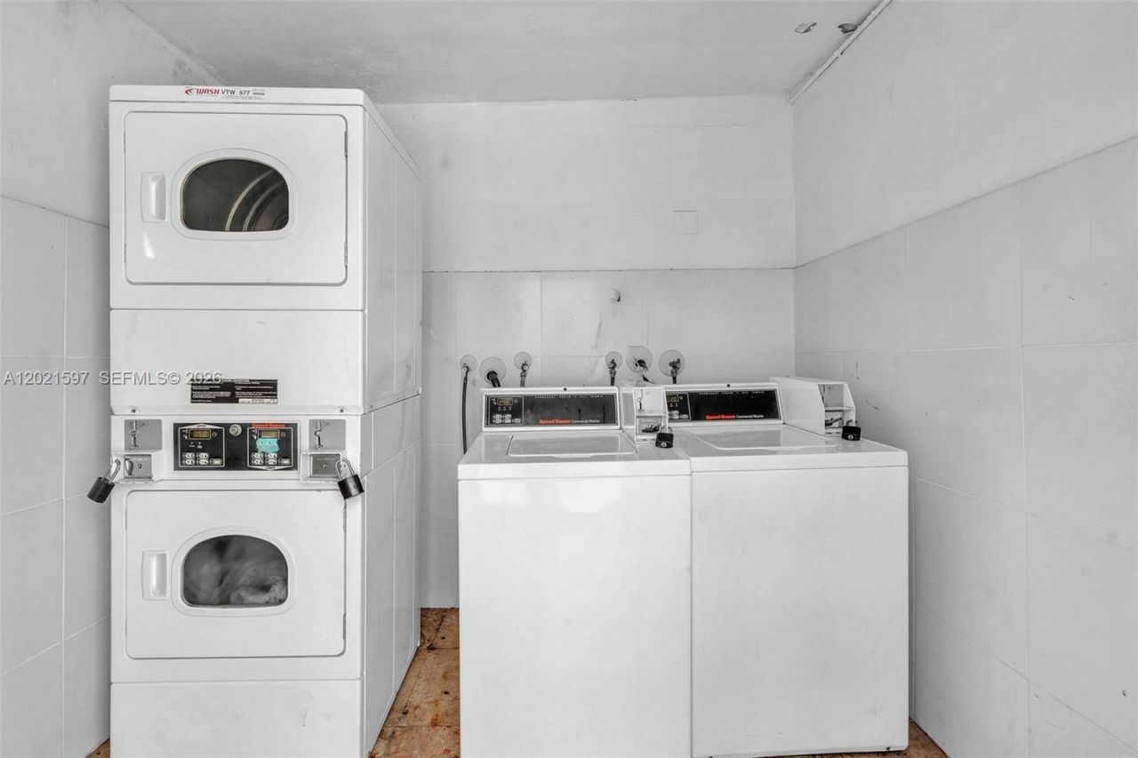8415 Harding Ave, Unit 19, Miami Beach, FL 33141 Photo
