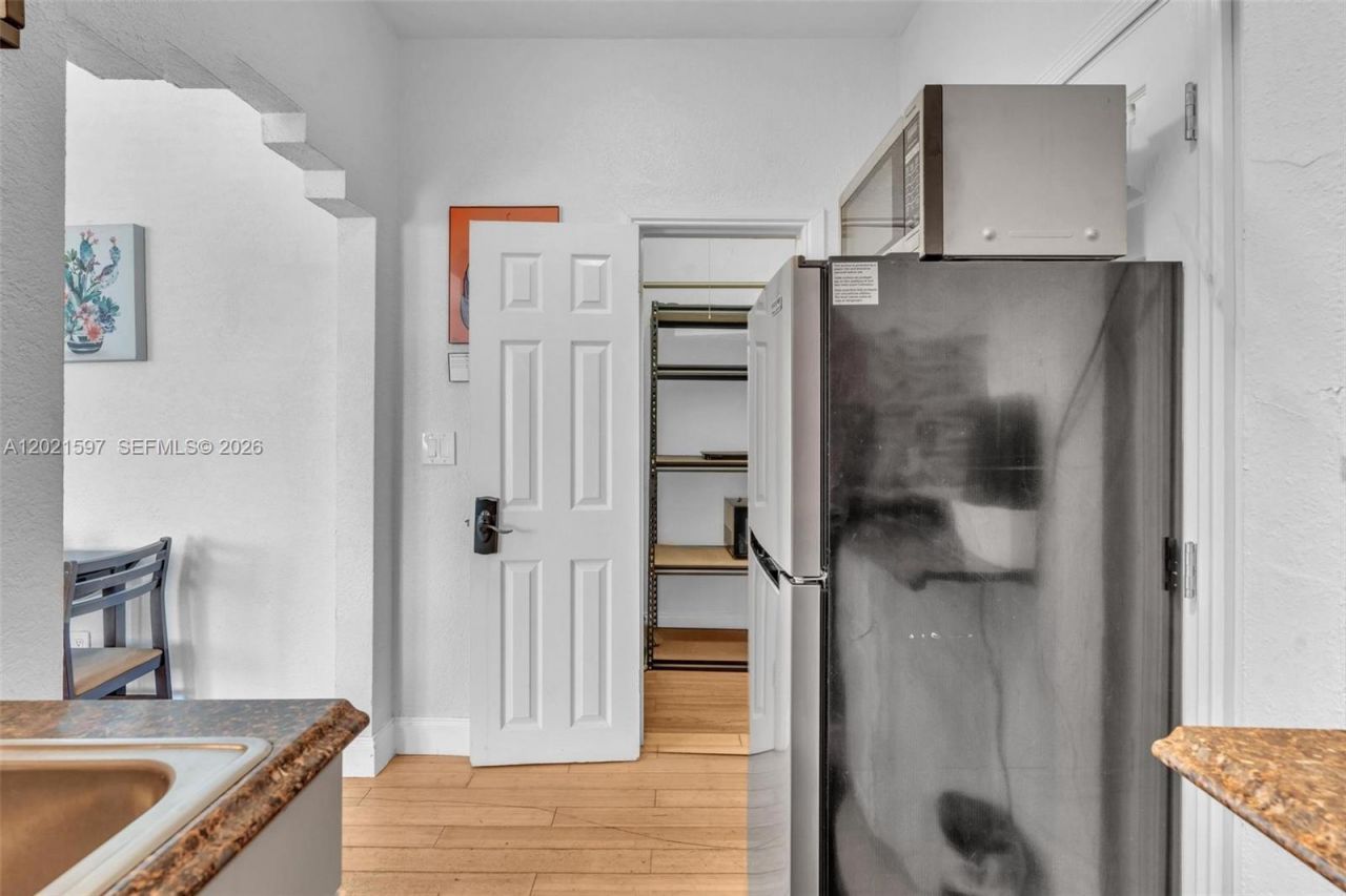 8415 Harding Ave, Unit 19, Miami Beach, FL 33141 Photo