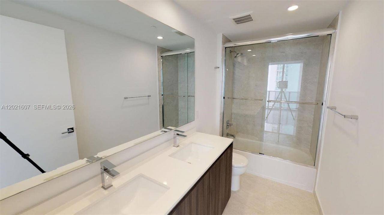 488 NE 18th St, Unit 2401, Miami, FL 33132 Photo