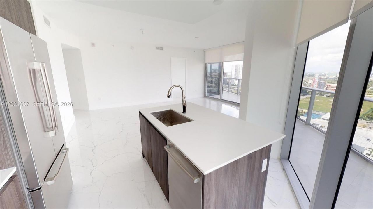 488 NE 18th St, Unit 2401, Miami, FL 33132 Photo