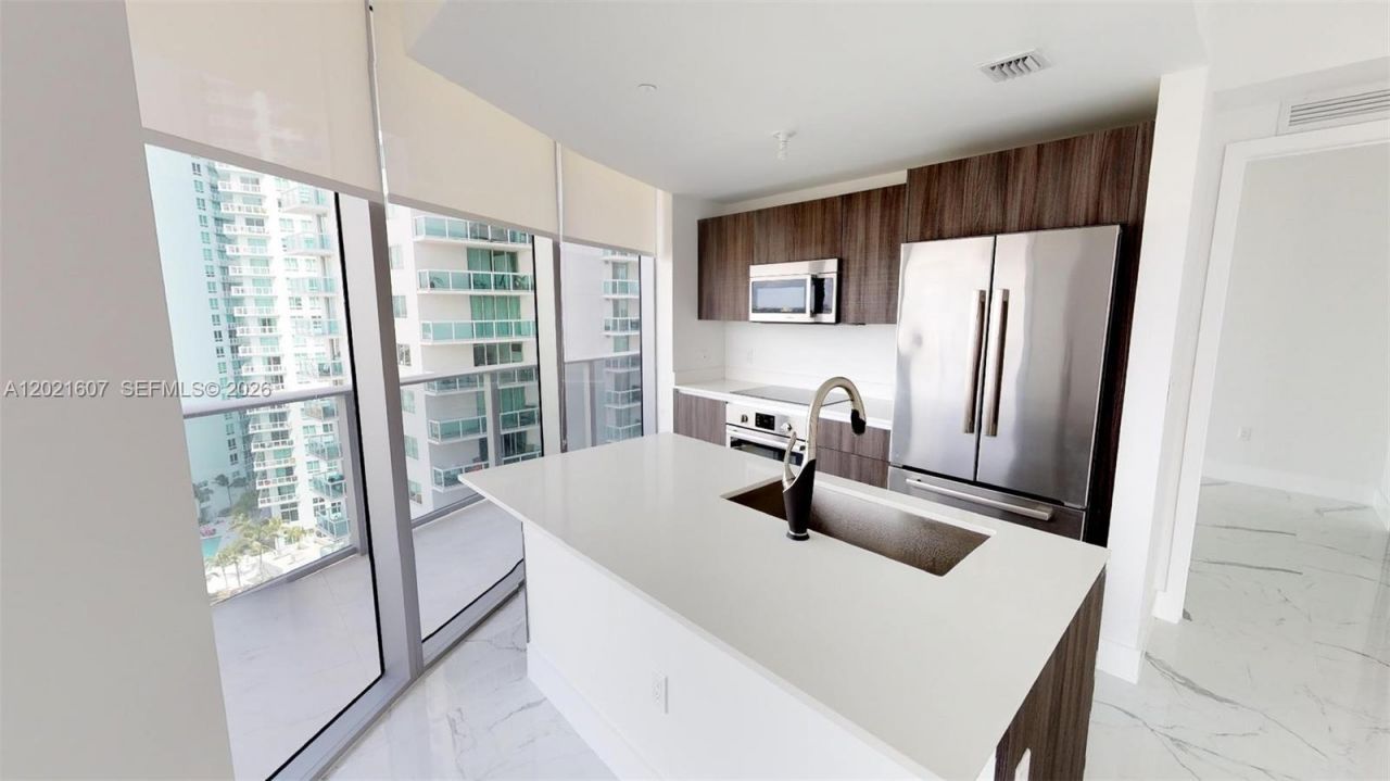 488 NE 18th St, Unit 2401, Miami, FL 33132 Photo