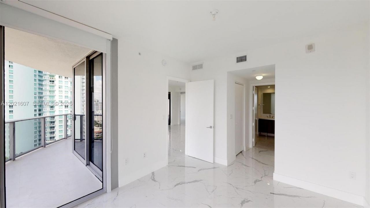 488 NE 18th St, Unit 2401, Miami, FL 33132 Photo