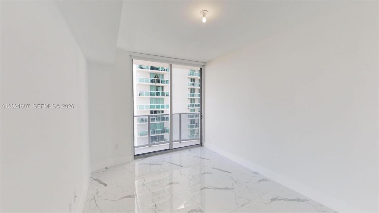 488 NE 18th St, Unit 2401, Miami, FL 33132 Photo