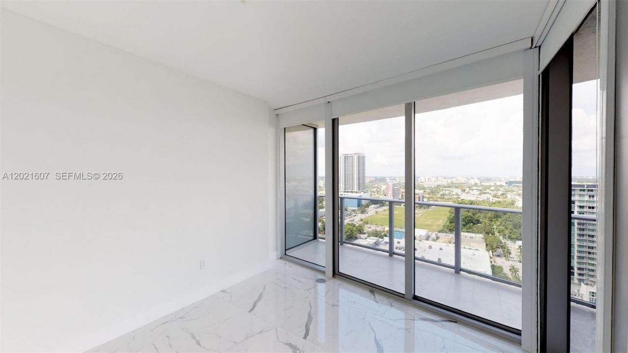 488 NE 18th St, Unit 2401, Miami, FL 33132 Photo