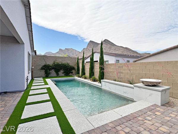 11622 Peregrine Point Court, Las Vegas, NV 89138