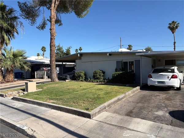 1220 E Saint Louis Avenue , Las Vegas, NV 89104