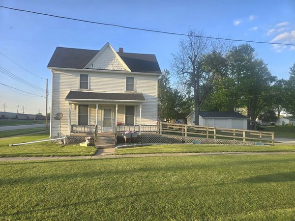 102 E Washington Street , Ashkum, IL 60911