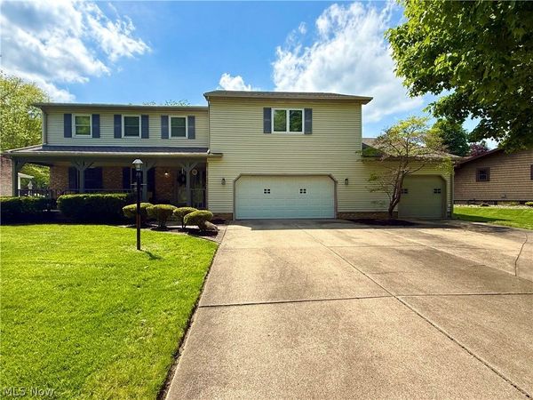 5520 Sharon Drive , Youngstown, OH 44512