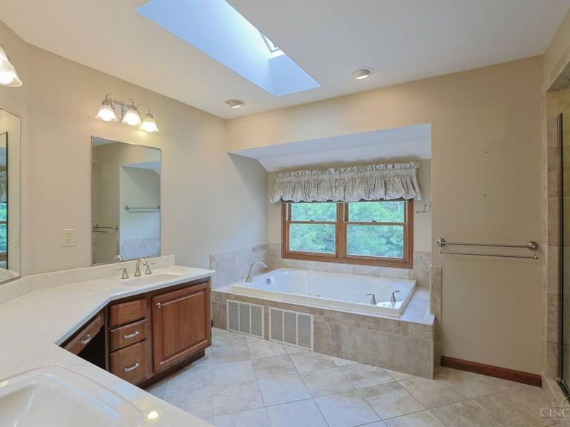 7939 Woodglen Drive, West Chester, OH 45069 Photo 22