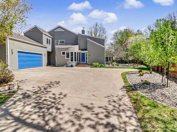 75 Prairiewood Drive S, Fargo, ND 58103