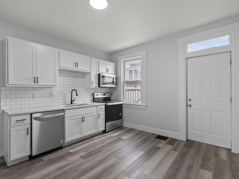 536 W Town Street , Columbus, OH 43215 Photo 12