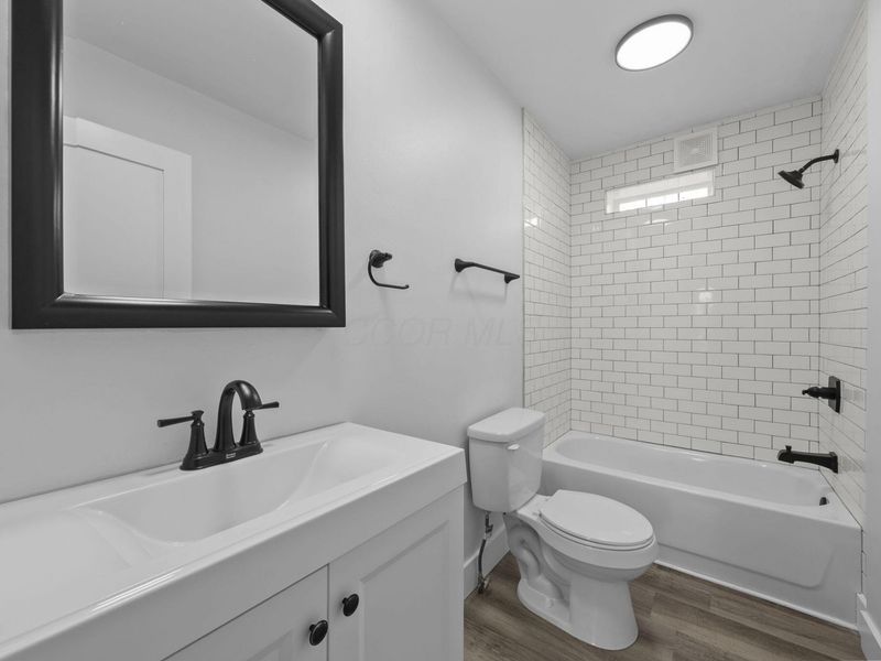 536 W Town Street , Columbus, OH 43215 Photo 16
