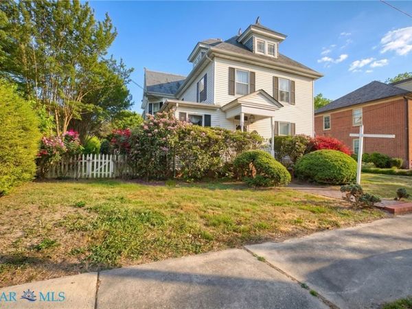 210 Watling Street , Urbanna, VA 23175