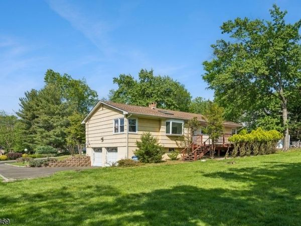 12 Clover Ct, Cedar Grove, NJ 07009