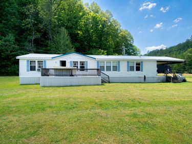 153 R Vancleve Road, Campton, KY 41301