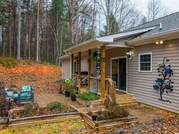 607 Satsuma Court , Ellijay, GA 30536