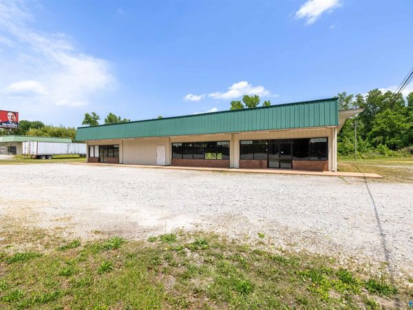 810 Bexar Avenue W, Hamilton, AL 35570