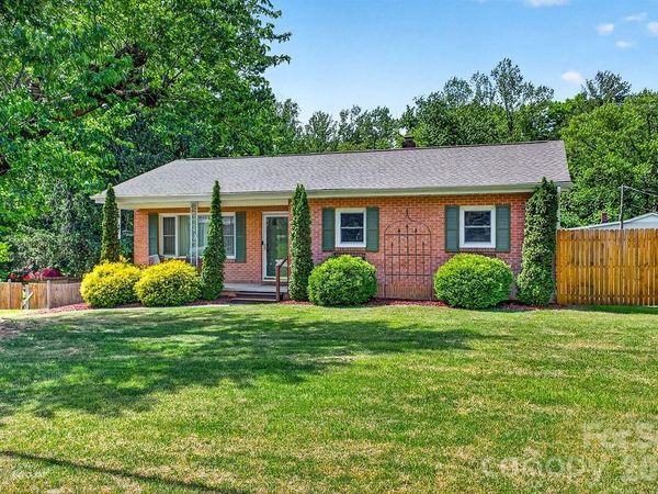 204 Oak Grove Road, East Flat Rock, NC 28726