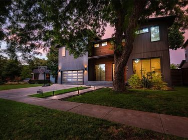 8546 Glencrest Lane, Dallas, TX 75209