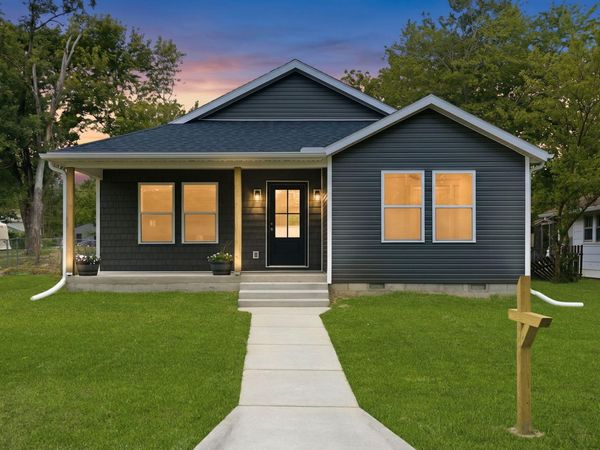 915 S. Hudson Ave , Aurora, MO 65605