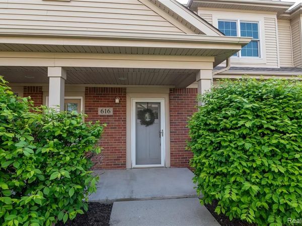 616 Superior Boulevard , Wyandotte, MI 48192